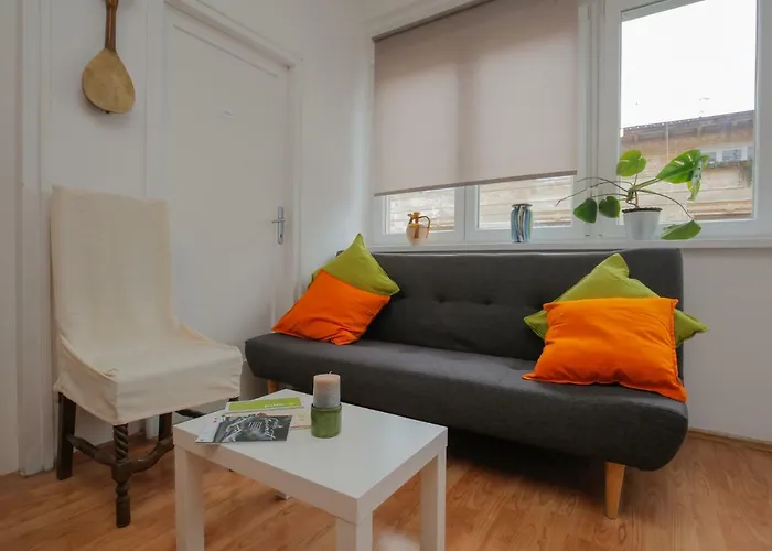 Pietas Iulia * Πούλα